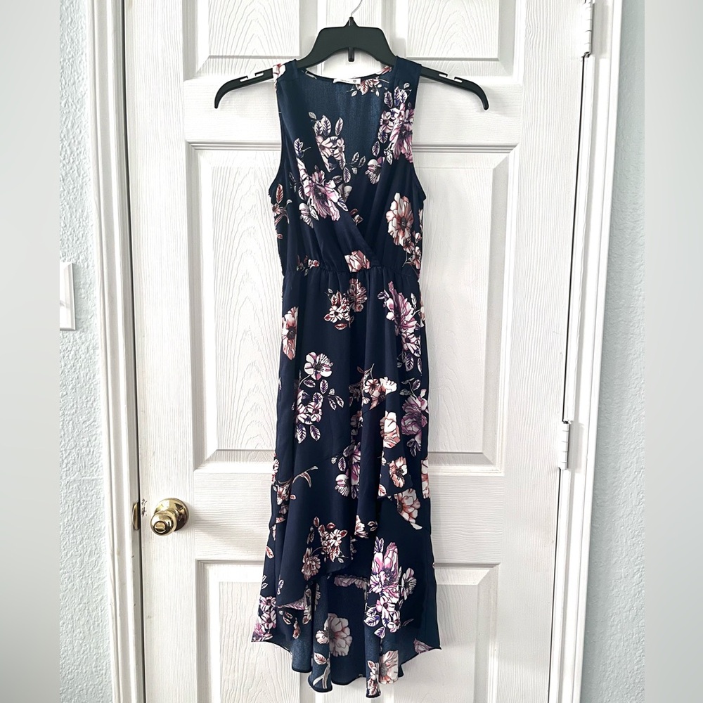 Soprano navy floral dress